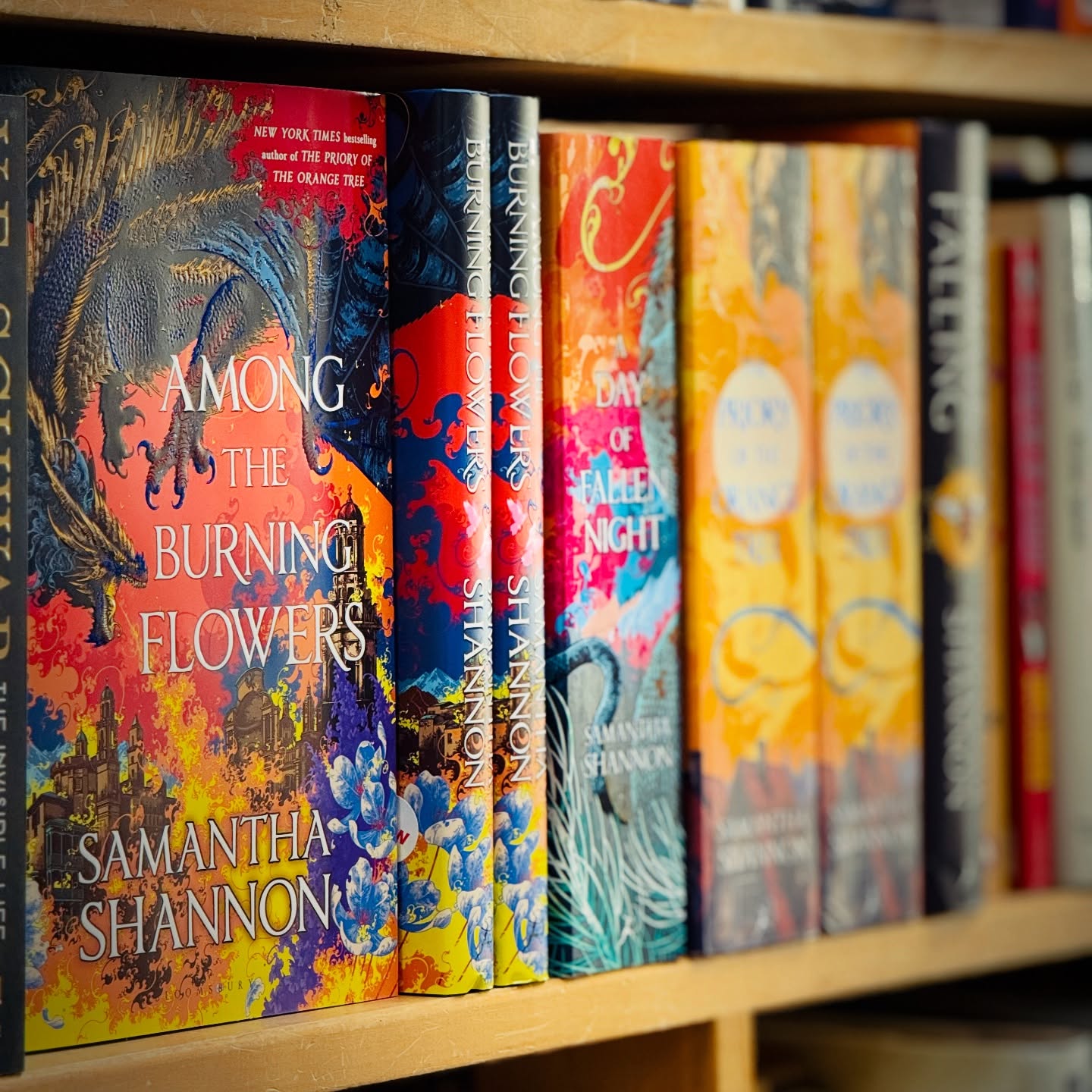 ✨ New Release ✨
Among the Burning Flowers by Samantha Shannon arrives today! 🌸🐉
From the bestselling author of The Priory of the Orange Tree and A Day of Fallen Night, this lush new fantasy is packed with dragons, magic, and the kind of epic storytelling that makes Shannon a fan favorite.
🔥 Bold, beautiful, and already one of the most anticipated books of the year — grab your copy now at Big Story Bookstore!
#NewRelease #AmongTheBurningFlowers #SamanthaShannon #EpicFantasy