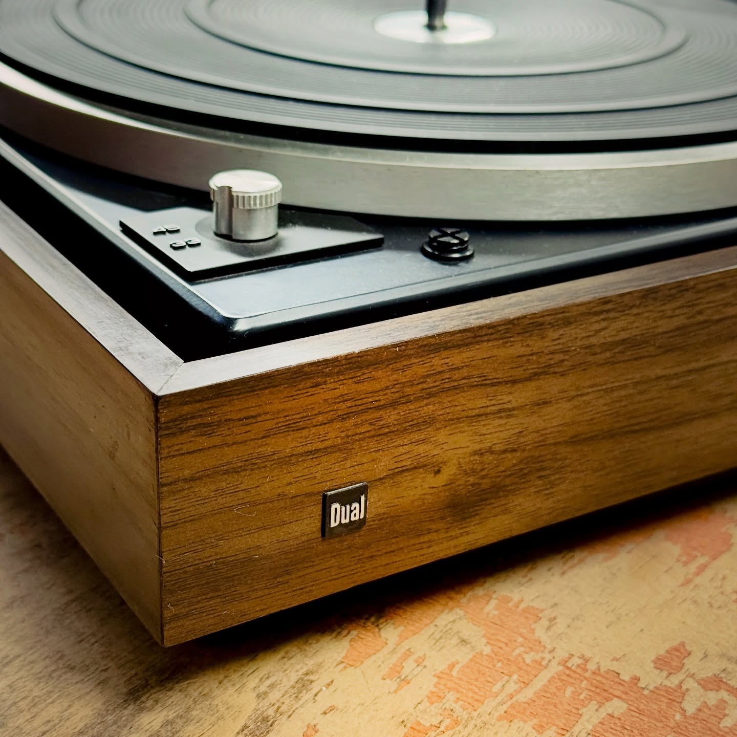 🎶 Turntable Project Alert 🎶
❌SOLD❌
Vintage Dual 502 belt-drive turntable — a sweet little piece of analog history.

Cosmetically in very good condition, and absolutely begging for the love + time of someone who wants to bring it back to life and get it spinning again.

✨ Includes a new stylus
🛠️ Perfect weekend restoration/project deck
📍 A classic for the right vinyl soul

$40 (as is)

Stop by in person to check it out.

#Dual502 #VintageHiFi #TurntableProject #AnalogForever #VinylCommunity